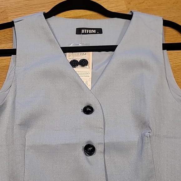 Light Blue Vest - Picture 3 of 3